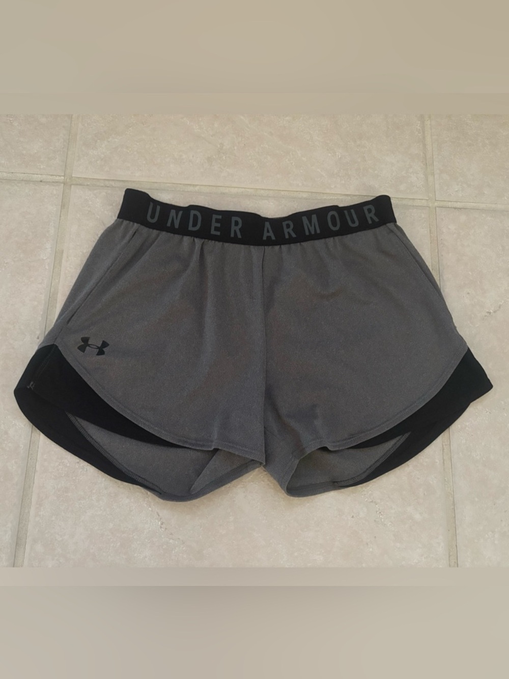 Women's Under Armour Tech 3” Play Up Shorts - Gray/Black - Size Small